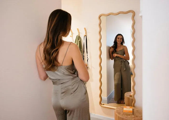 Private Queen Room